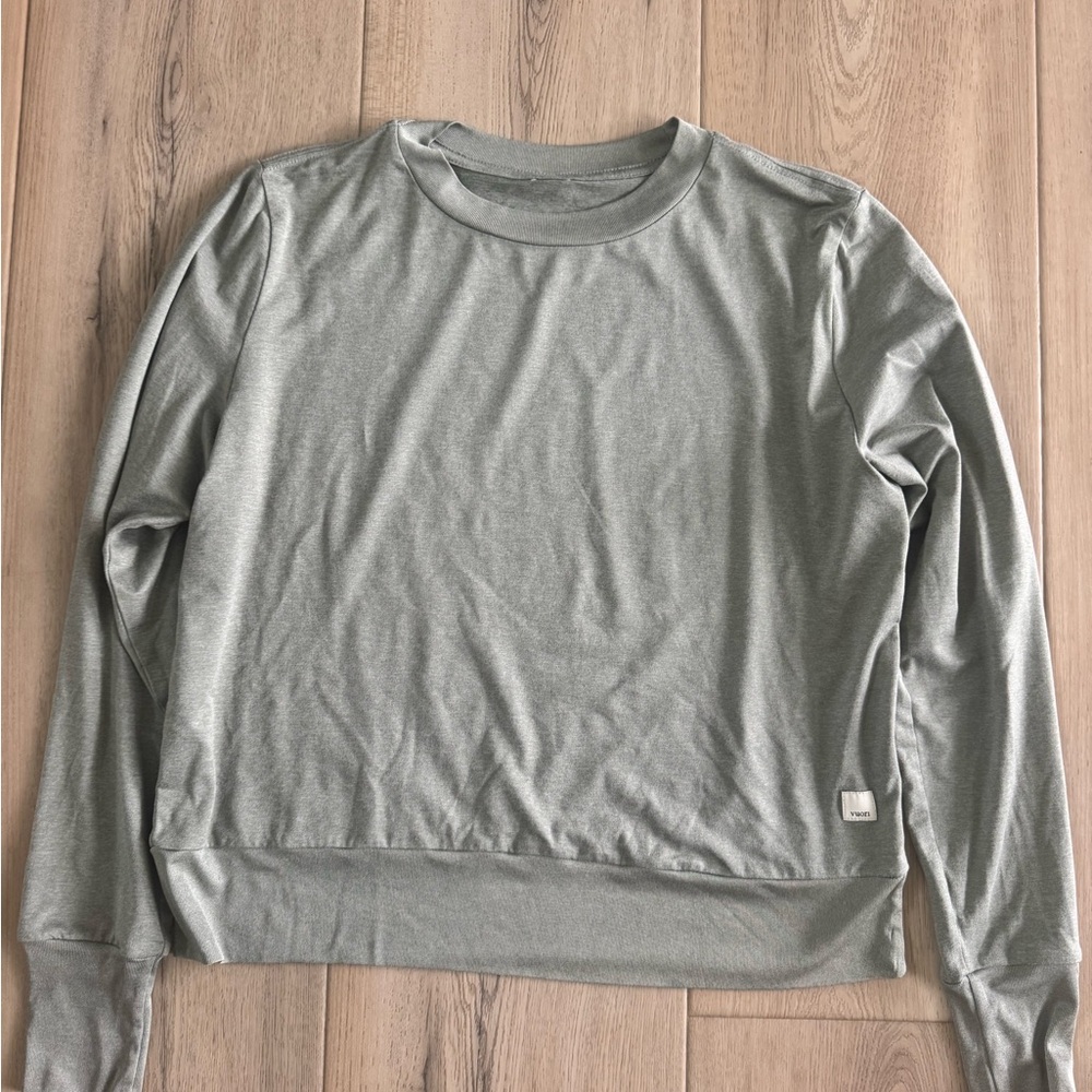 Vuori Gray Long Sleeve Tee